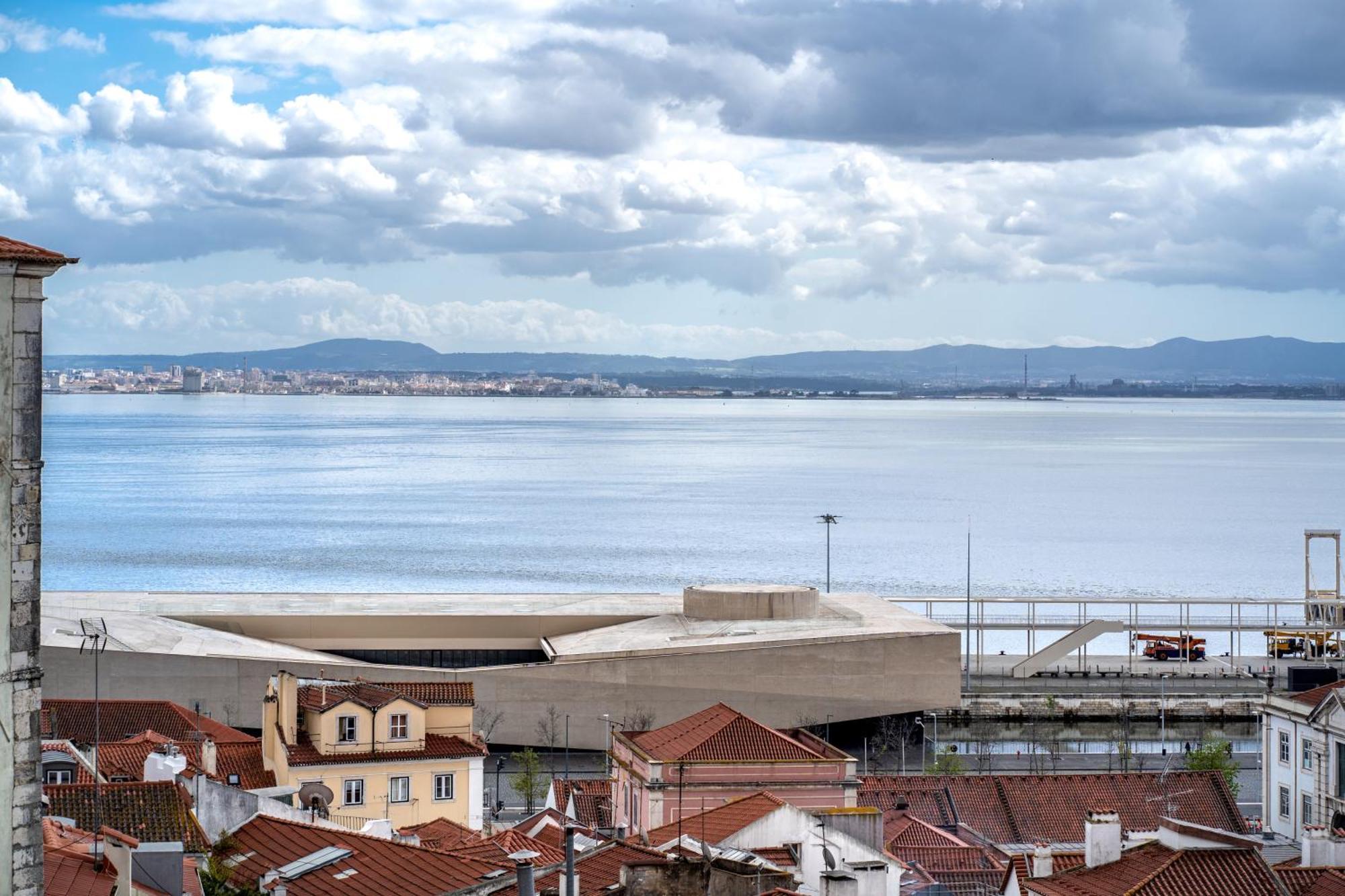 Alfama Terrace 360º - Private Terrace With Exceptional River View With A/C! Lissabon Buitenkant foto