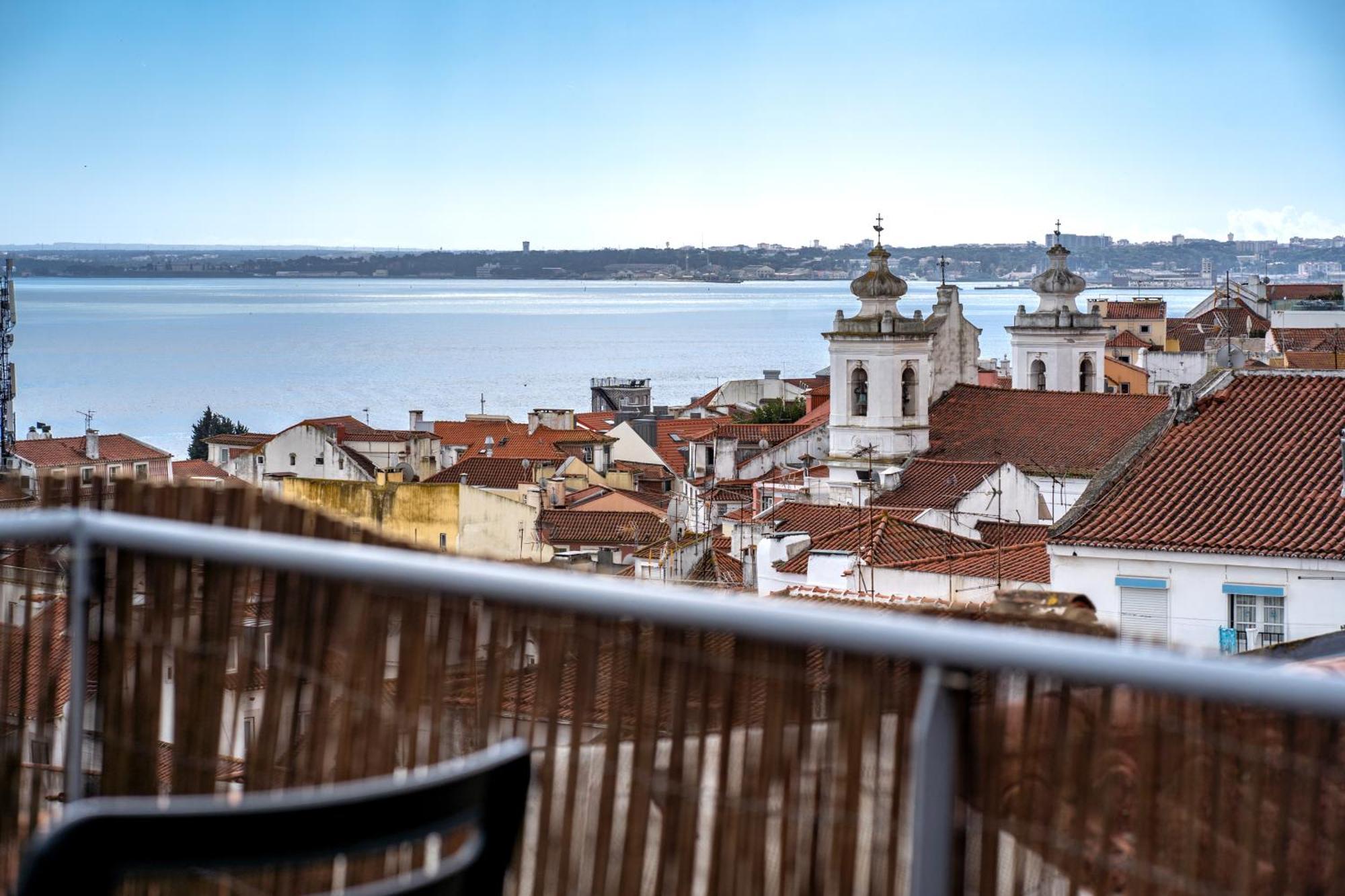 Alfama Terrace 360º - Private Terrace With Exceptional River View With A/C! Lissabon Buitenkant foto