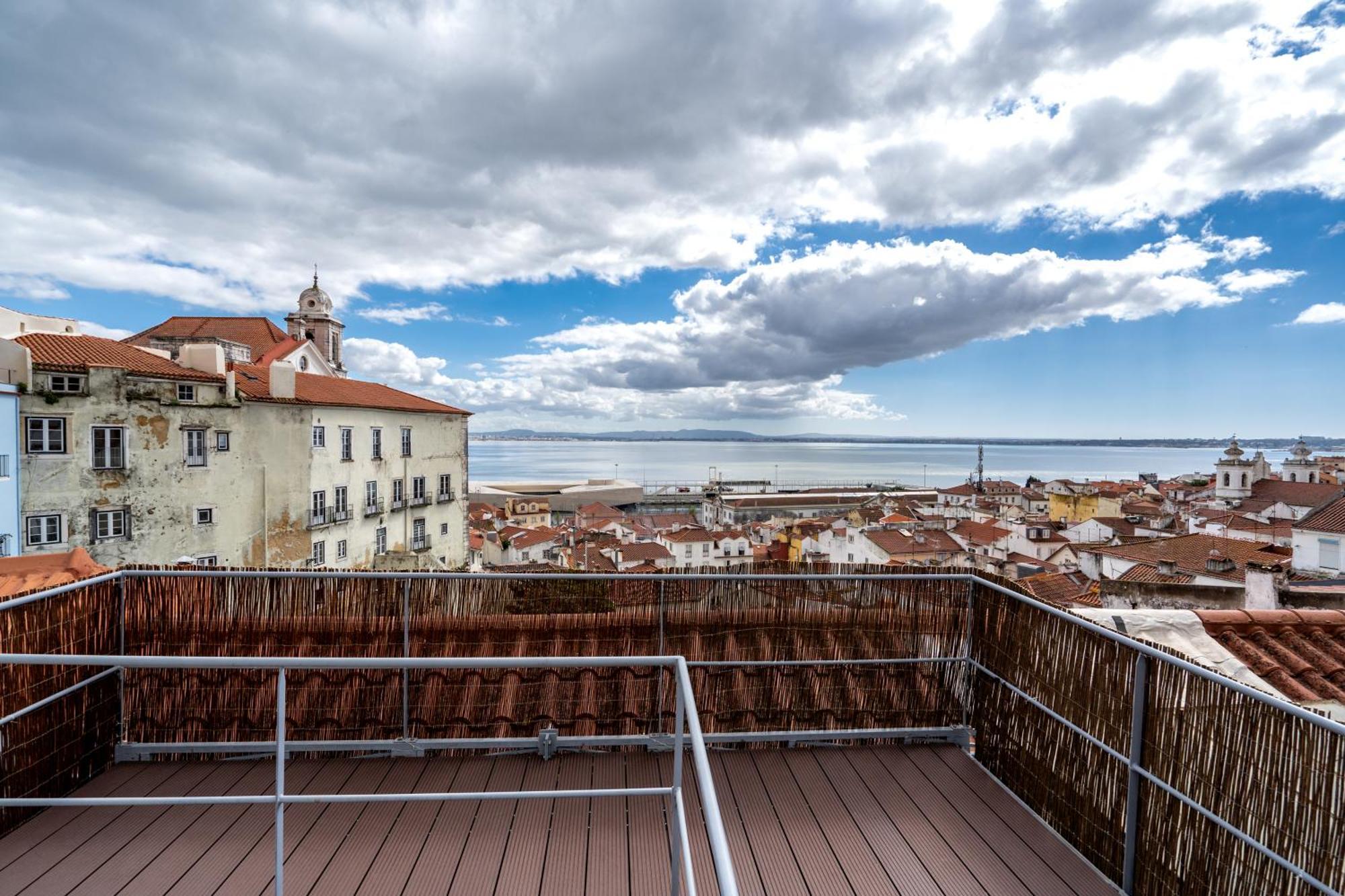 Alfama Terrace 360º - Private Terrace With Exceptional River View With A/C! Lissabon Buitenkant foto
